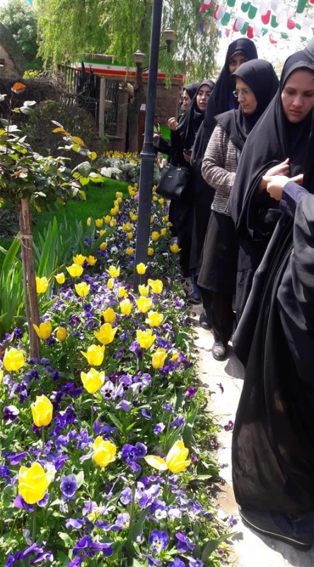 بازدید انجمن علمی دانشجومعلمان رشته زیست شناسی از باغ گلهای لاله 6