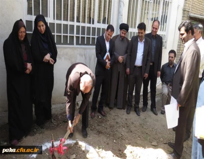 کلنگ احداث مرکز مشاوره  به زمین زده شد.