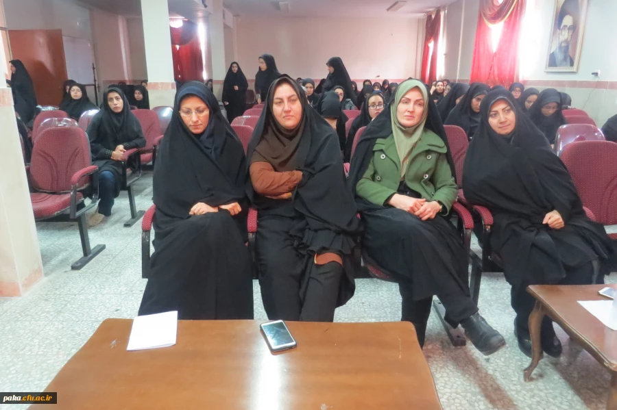 برگزاری همایش نقد و بررسی تاثیر هنر در امر یادگیری 2