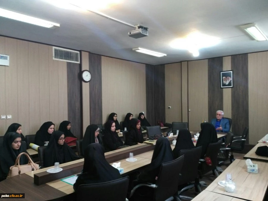 میزگرد با محوریت  نقش  دانشگاه فرهنگیان در اقتصاد مقاومتی و حمایت از تولیدات داخلی 2