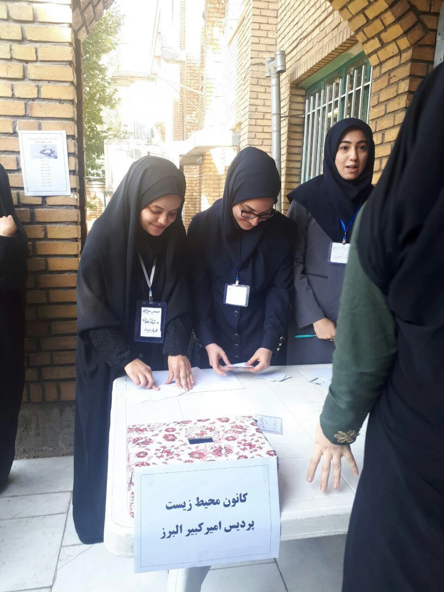 بازدید دانشجو معلمان از پایگاه نیروی انتظامی 4