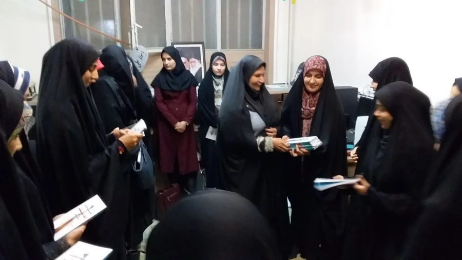 اهدای جوایز دانشجو معلمان بسیجی راهیان نور 3