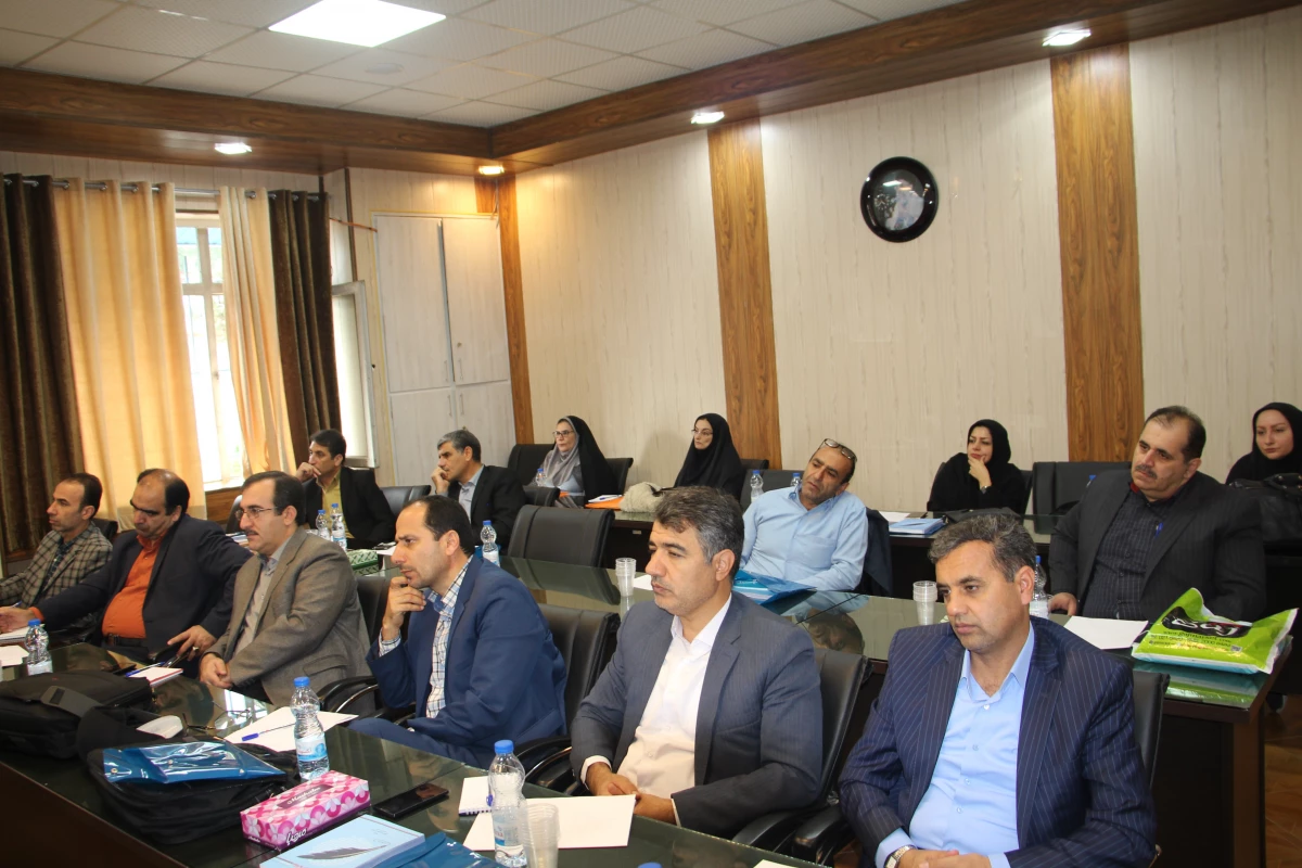 شرکت سرپرست پردیس امیرکبیردر کارگاه بهسازی استادان ادبیات 2