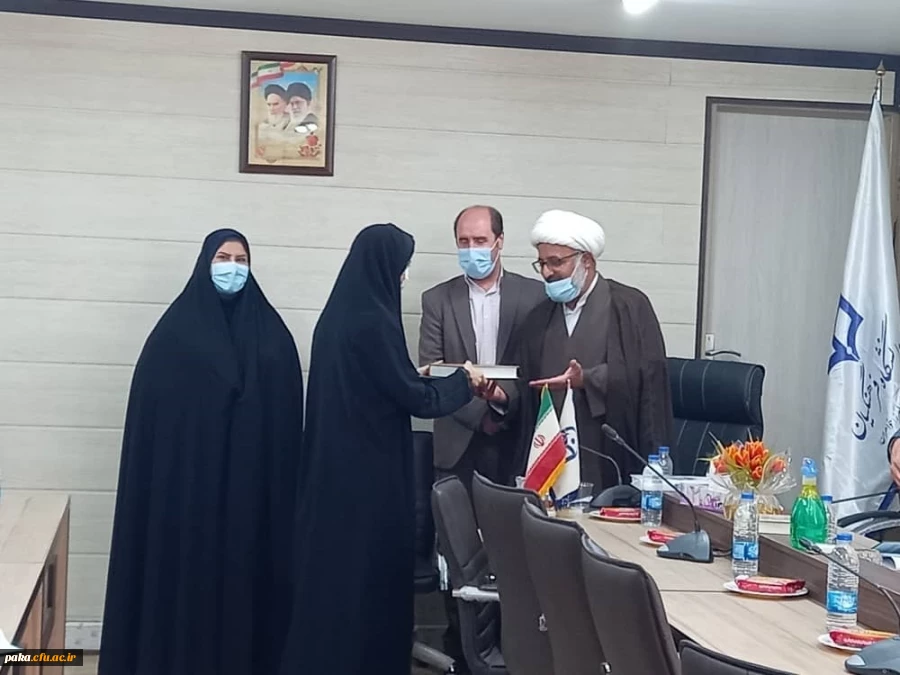 افتخار افرینی  دانشجو معلم خانم زهرا محمدی در جنشنواره ملی اعتکاف دانششگاهیان 2