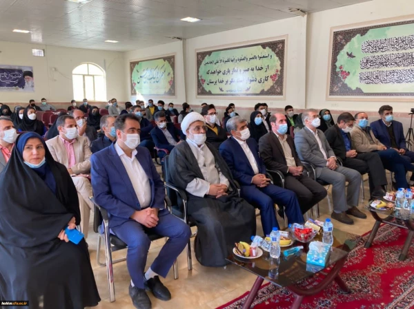 
گروکشی از کلاس درس دانشجویان توسط بعضی از اساتید هیئت علمی دانشگاه فرهنگیان برای منافع شخصی و صنفی خلاف اخلاق و تعهد استادان است. 2